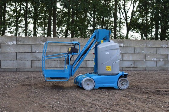 Genie GR26J Electric Mast Lift 200kg 9.9m 2015 GR26J 2015 2