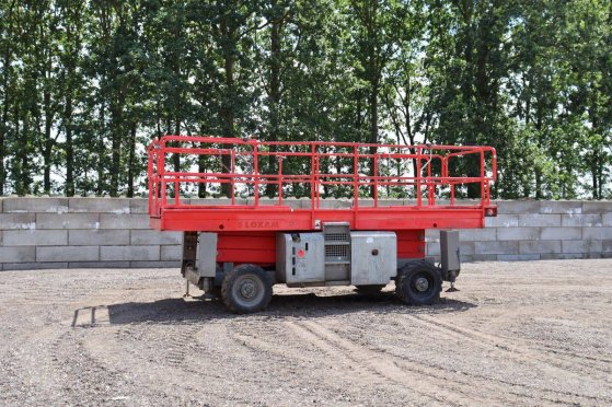 Scissor Lift Haulotte H12SXLNT Diesel 700kg 12m 2014 Haulotte H12SXLNT 2014 2 Scissor Lifts
