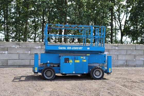 Scissor lift Genie GS3369 RT Diesel 454kg 11.96m 2013 GS3369 RT 2013 2 Scissor Lifts