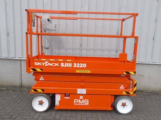 SkyJack SJ3220 Electric Scissor Lift 8.09m 2015 Skyjack SJ3220 2015 2 Scissor Lifts