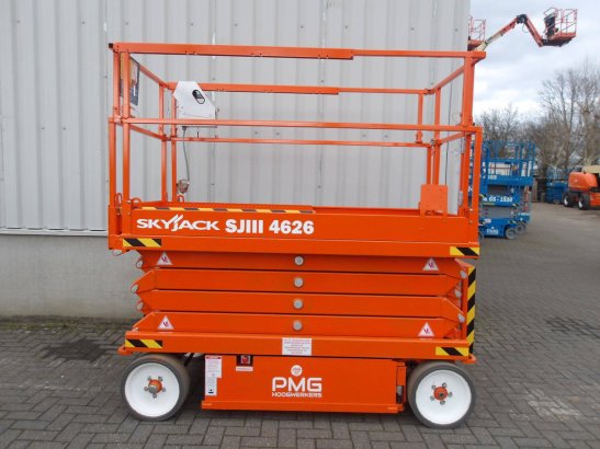 SkyJack SJ4626 Electric Scissor Lift 9.92m 2015 Skyjack SJ4626 2015 2 Scissor Lifts