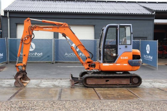 Crawler excavator Hitachi EX40-2 Diesel 26.5kW 2000 EX40-02 2000 2 Crawler Excavators