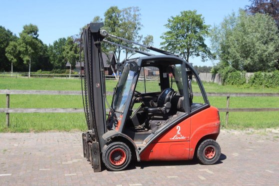 Linde H25D Diesel Forklift 2500kg 2006 H25D 2006 2 Forklift