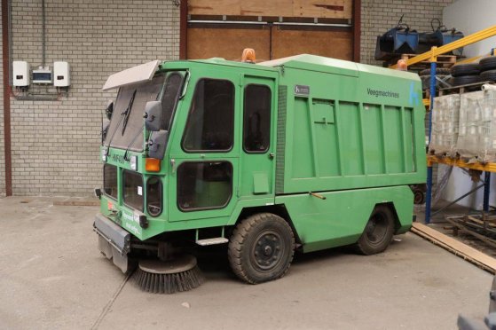 Hofmans HMF400 Diesel Sweeper hofmans HMF400 2