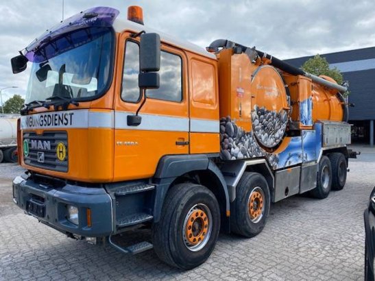 Vacuum truck MAN 41.464 Diesel 2002 41.464 2002 2