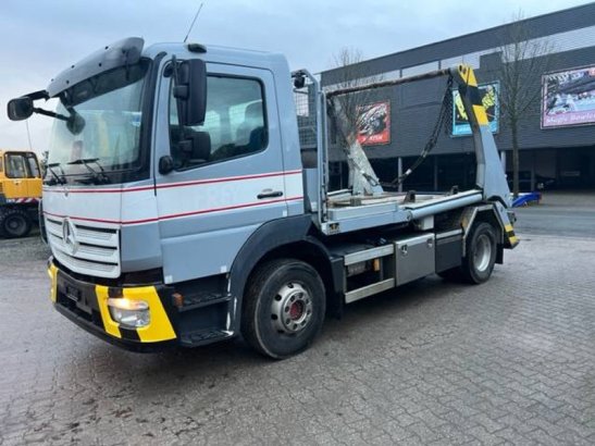 Mercedes-Benz 1327 Diesel Truck 2016 with Gantry Alarm Mercedes-Benz 1327 2016 2