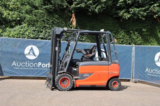 Linde E40HL-01/600 Electric Forklift 4000kg 2012 E40HL-01/600 2012 2 Forklift