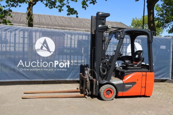 Linde E16C-02 Electric Forklift 1600kg 7m 2018 E16C-02 2018 2 Forklift