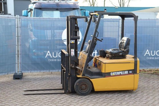 Caterpillar EP16KT Electric Forklift 1600kg 4.3m 2001 EP16KT 2001 2 Forklift image 16