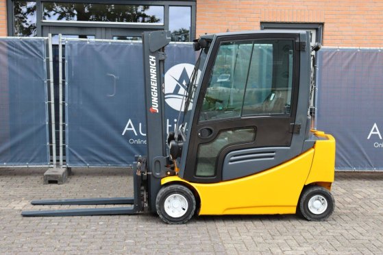 Forklift Jungheinrich EFG 320 Electric 2000kg 2012 EFG 320 2012 2 Forklift