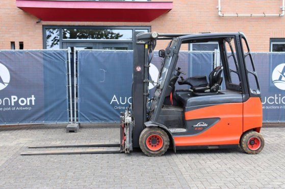 Linde E30HL-01/600 Electric Forklift 3000kg 2015 E30HL-01/600 2015 2 Forklift