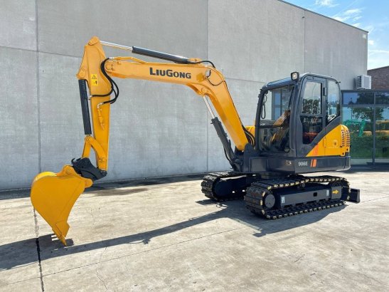 Midi excavator LiuGong CLG906E Diesel 2021 LIUGONG CLG906E 2021 2 Crawler Excavators