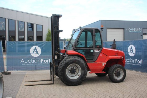 Forklift Manitou M30-4 4x4 Diesel 3000kg 2012 M30-4 4x4 2012 2 Forklift