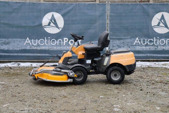 Stiga P901PH Petrol Ride-on Mower 15kW 2021 Stiga P901PH 2021 2 image 16