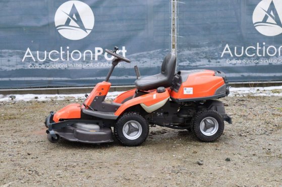 Husqvarna R320 AWD Ride-on Mower Petrol 10.2kW 2018 R320 AWD 2018 2 image 16