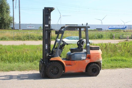 Forklift Toyota 62-7FDF30 Diesel 3000kg 6.0m 2006 62-7FDF30 2006 2 Forklift image 16