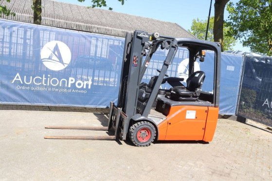 Linde E16-01 Electric Forklift 1600kg 2011 E16-01 2011 2 Forklift image 16