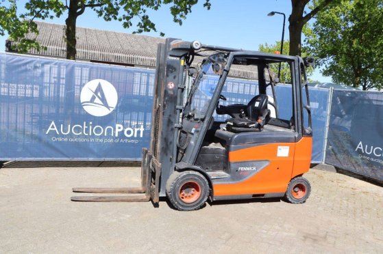 Linde E30HL-01/600 Electric Forklift 3000kg 4.87m 2015 E30HL-01/600 2015 2 Forklift image 16