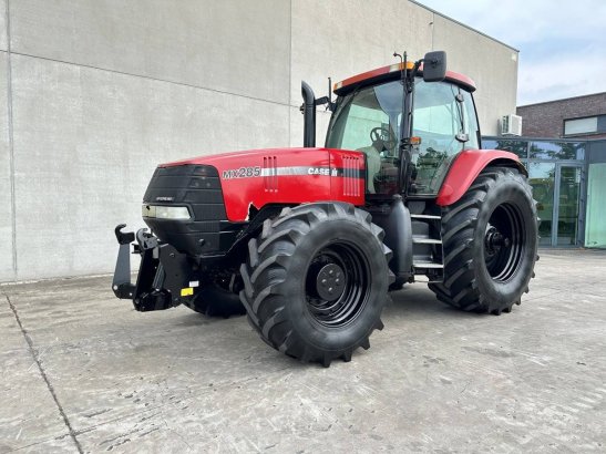 Agricultural tractor Case IH Magnum 285 4WD Diesel 2004 IH Magnum 285 4WD 2004 2