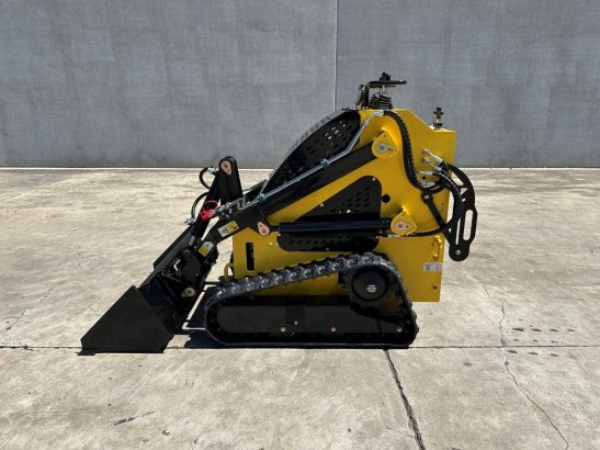 Delano T360 Crawler Skid Steer Loader Petrol 2026 New Delano T360 2026 1
