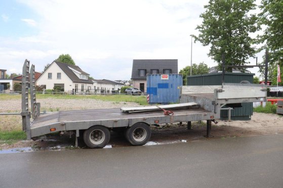Semi-Low Loader Veldhuizen P31-5A 9000kg 2005 VELDHUIZEN P31-5A 2005 2 Lowloader semi-trailers