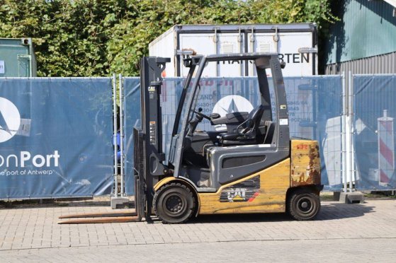 Caterpillar 2EP5000 Electric Forklift 2260kg 3.1m 2EP5000 2 Forklift