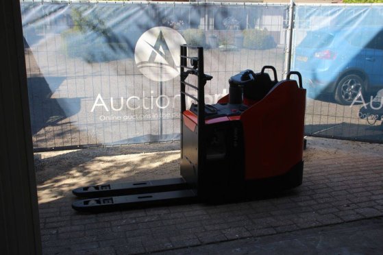 Toyota LPE220 Electric Pallet Truck 2200kg 2021 LPE220 2021 2 Pallet trucks