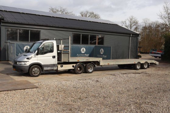 Iveco Daily 35C17 Diesel 166hp 2006 BE tractor with semi-low loader VELDHUIZEN P35-5A 2007 2 Lowloader semi-trailers