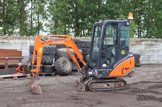 Mini excavator Hitachi Zaxis ZX14-3 CLR Diesel 11kW 2009 Zaxis ZX14-3 CLR 2009 2 image 16