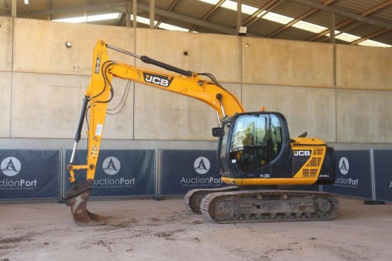 Crawler excavator JCB JS130LC Diesel 2013 JS130LC 2013 2 Crawler Excavators