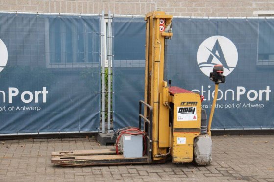 Stacker ICEM IE16-400DS Electric 1600kg 4.0m 1996 Icem IE16-400DS 1996 2