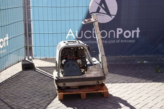 Vibratory Plate Yanmar SWEPAC FB 250 Diesel 2013 FB 250 2013 2 image 16