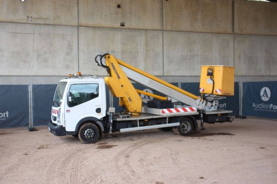 Truck mounted aerial platform Renault Maxity 120DXI Diesel 20.2m 2016 Maxity 120 DXI 2