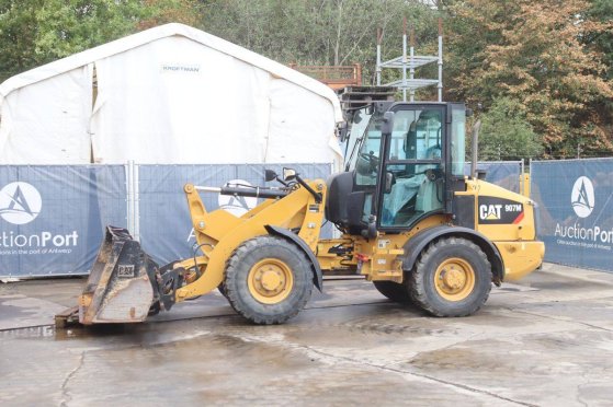 Caterpillar 907M Diesel Wheel Loader 2016 907M 2016 2 Wheel Loaders