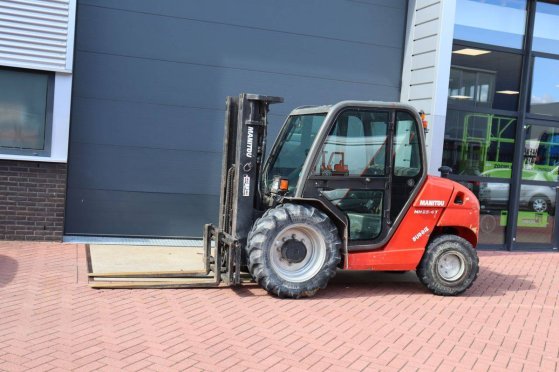 Rough-terrain forklift Manitou MH25-4 T Buggy Diesel 44.7kW 2500kg 3.7m 2005 MH25-4 T Buggy 2005 2 Rough Terrain Forklift