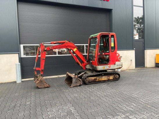 Crawler excavator Yanmar B25V Diesel 14kW 2004 B25V 2004 2 Crawler Excavators