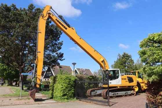 Crawler excavator Liebherr R936 LC Diesel 2016 R936 LC 2016 2 Crawler Excavators