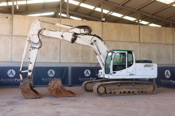 Crawler excavator Hyundai Robex 210LC-9 Diesel 193kW 2013 Robex 210LC-9 2013 2 Crawler Excavators