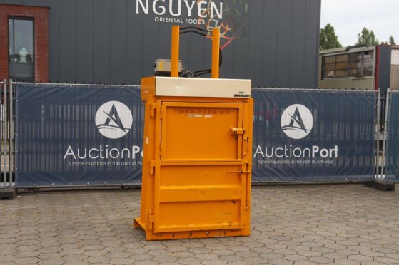 Vertical baler Bramidan B16 Electric 2007 Bramidan B 16 2007 2