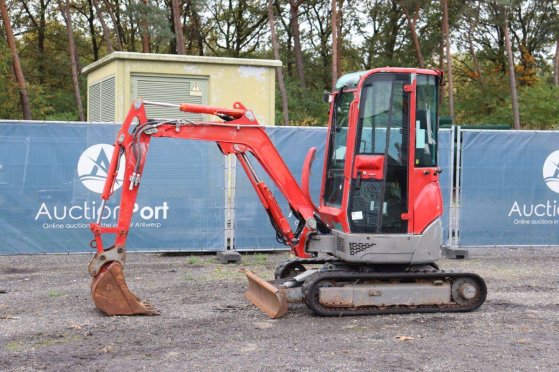 Crawler excavator Yanmar Vi020-4 Diesel 2013 Vi020-4 2013 2 Crawler Excavators