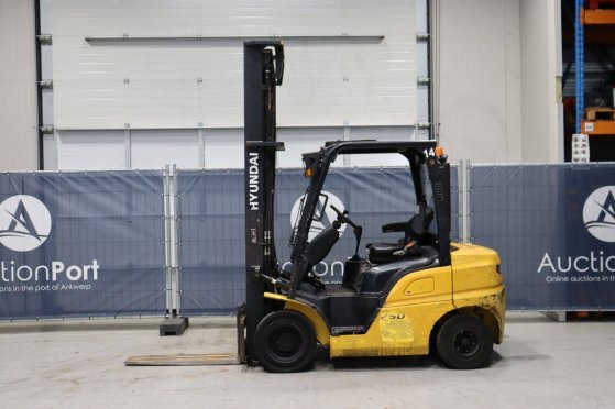 Forklift Hyundai 25D-9 Diesel 2330kg 5.0m 2017 25D-9 2017 2 Forklift