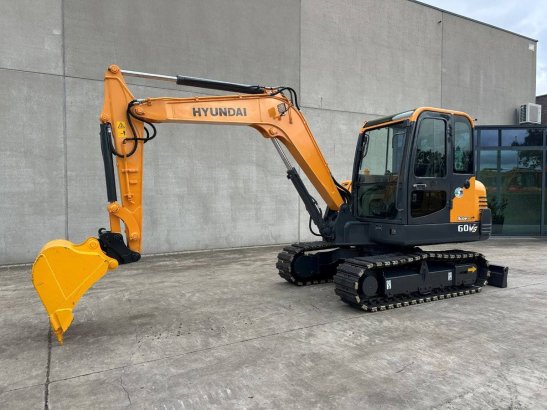 Midi excavator Hyundai R60VS Diesel 2016 R60VS 2016 2 Crawler Excavators