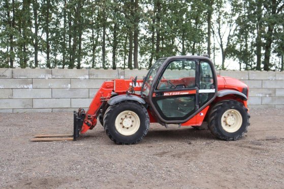 Manitou MLT 526 Turbo Compact Diesel Telehandler 71.6kW 2001 MLT 526 Turbo Compact 2001 2