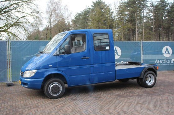 Chassis Cabin Mercedes-Benz 904.6 Diesel 157hp 2003 Mercedes-Benz 904.6 2003 2