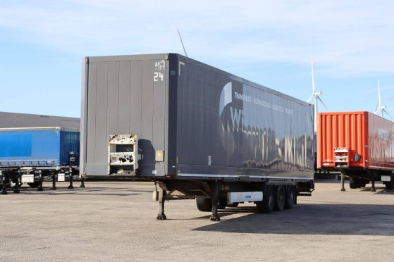 Closed Semi-Trailer Krone SD 39000kg 2012 SD 2012 2 Box semi-trailers