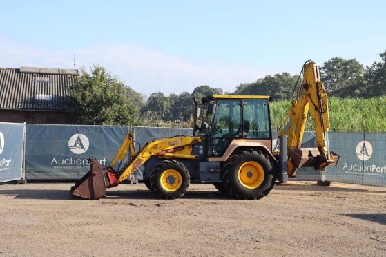 MF 860 Diesel backhoe loader MF 860 2004 2