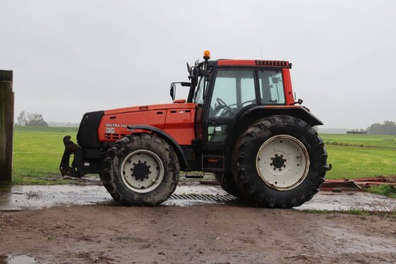 Tractor Valtra Valmet 8350 Diesel 2000 Valtra 8350 2000 2