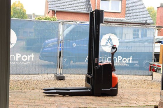 Toyota SWE140 Electric Stacker 1400kg 3.25m 2017 SWE140 2017 2 image 16