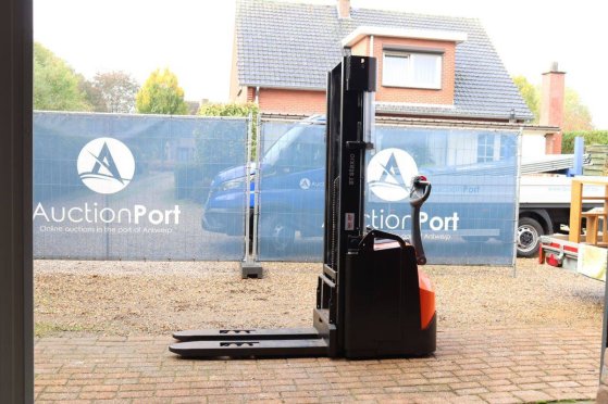 Toyota SWE200 Electric Stacker 2000kg 3.1m 2019 SWE200 2019 2 image 16