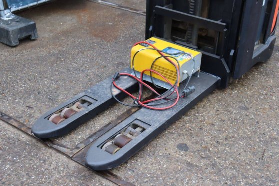 Stacker BT SWE200D Electric 2000kg 2015 BT SWE200D 2015 2 image 10